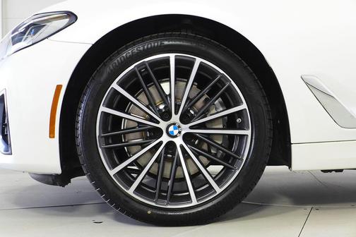 2023 BMW 530 i