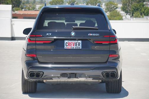 2025 BMW X7 M60i