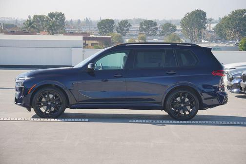 2026 BMW X7 M60i