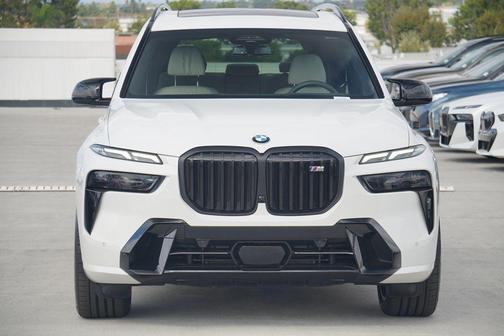 2026 BMW X7 M60i