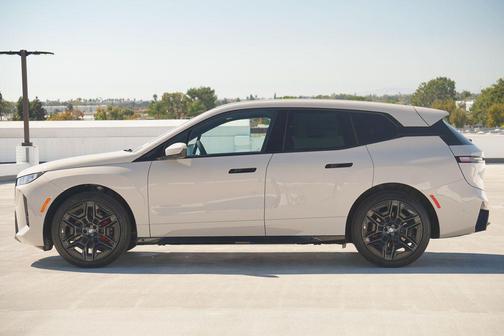 2026 BMW iX xDrive60