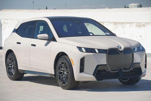 2026 BMW iX xDrive60