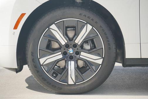 2026 BMW iX xDrive45