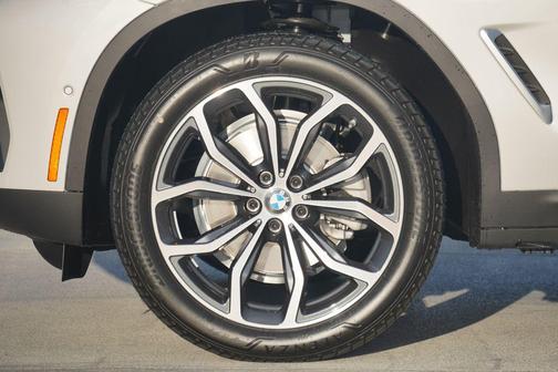 2025 BMW X4 xDrive30i