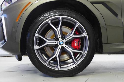 2023 BMW X6 M50i