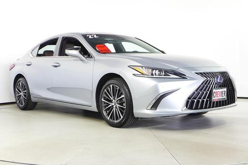 2022 Lexus ES 300h Base