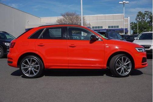 Photo 3 of 26 of 2018 Audi Q3 2.0T Sport Premium