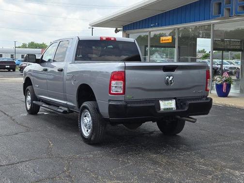 2020 RAM 2500 Tradesman Crew Cab 4X4 6'4' Box