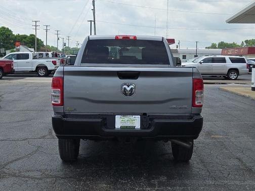 2020 RAM 2500 Tradesman Crew Cab 4X4 6'4' Box