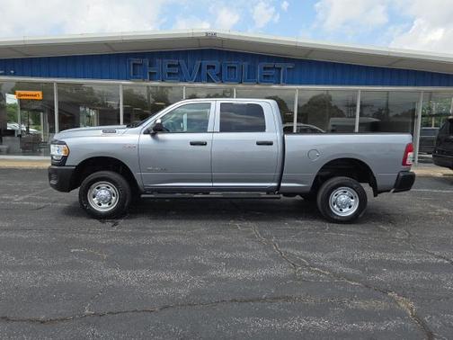 2020 RAM 2500 Tradesman Crew Cab 4X4 6'4' Box