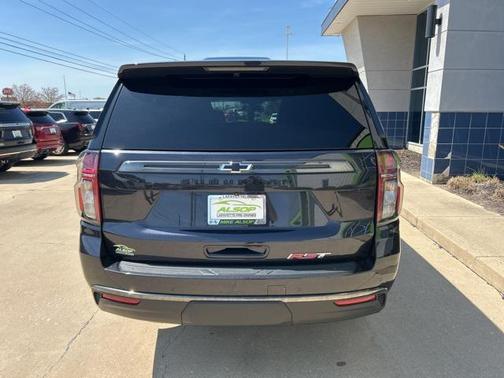 2022 Chevrolet Suburban RST