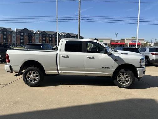 2024 RAM 2500 Laramie Crew Cab 4x4 6'4' Box