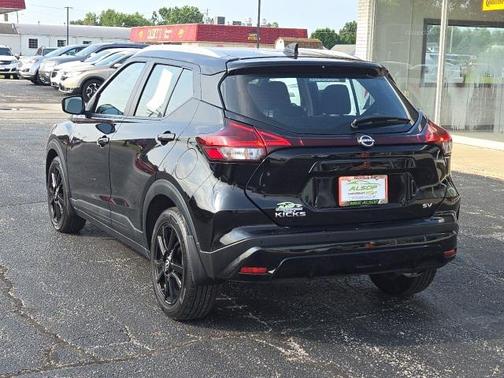2023 Nissan Kicks SV