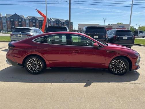 2024 Hyundai SONATA Hybrid SE