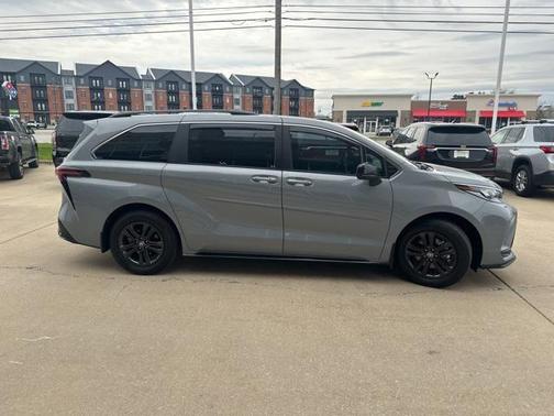 2024 Toyota Sienna XSE 7 Passenger
