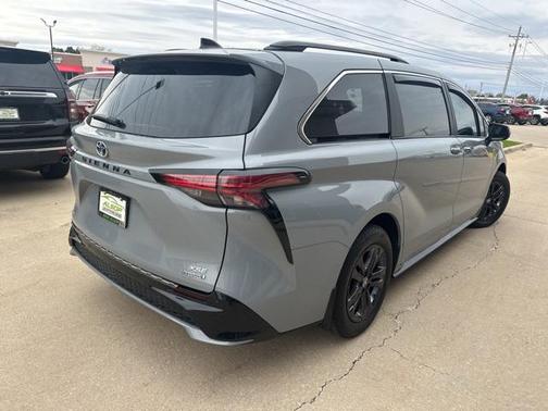 2024 Toyota Sienna XSE 7 Passenger