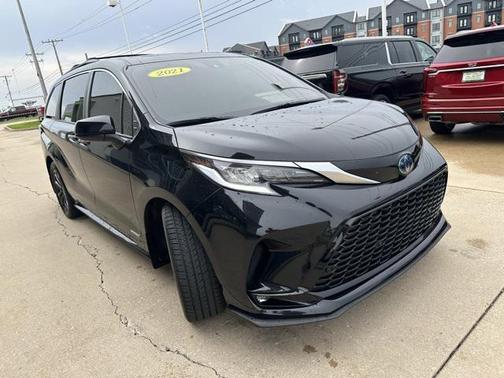 2021 Toyota Sienna XSE 7 Passenger