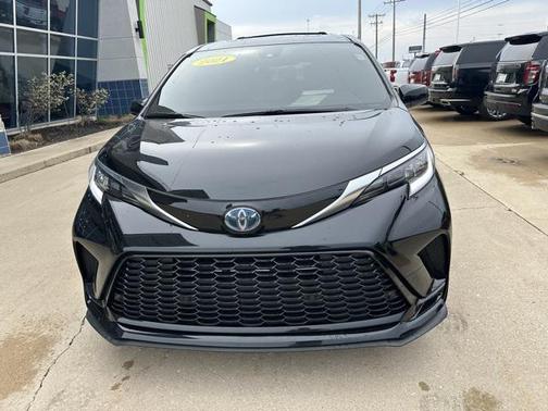 2021 Toyota Sienna XSE 7 Passenger