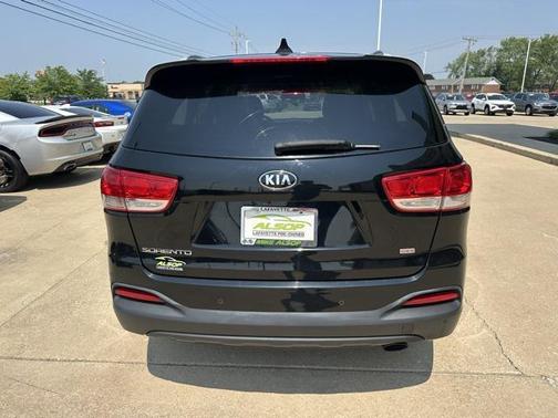 2016 Kia Sorento LX