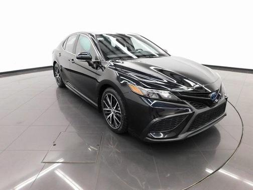 2024 Toyota Camry Hybrid SE