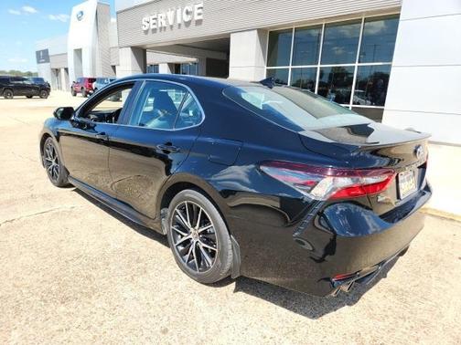 2024 Toyota Camry Hybrid SE
