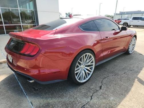2021 Ford Mustang EcoBoost