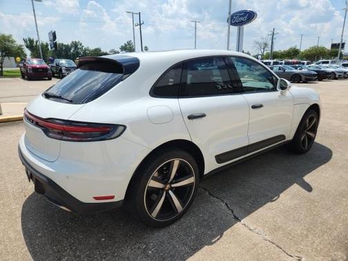 2024 Porsche Macan T