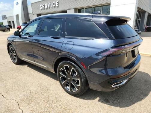2024 Lincoln Nautilus Reserve