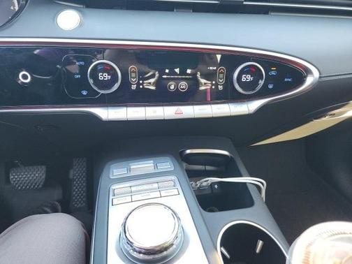 2024 Genesis GV70 2.5T