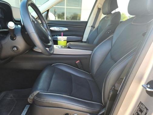 2024 Genesis GV70 2.5T