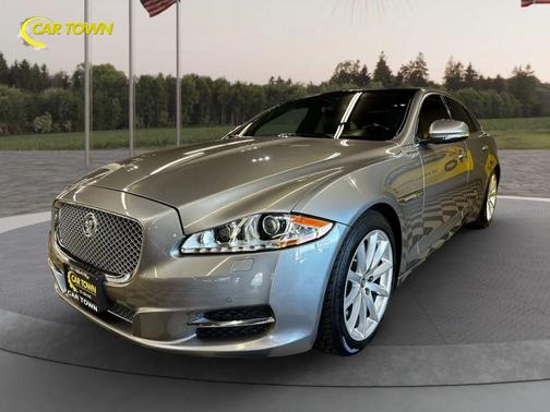 2011 Jaguar XJ Base