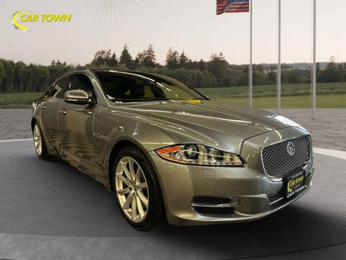 2011 Jaguar XJ Base