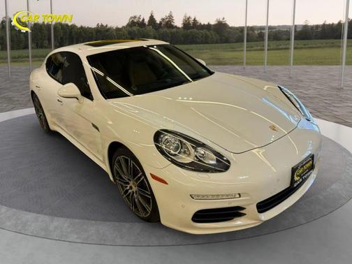 White 2016 Porsche Panamera Edition