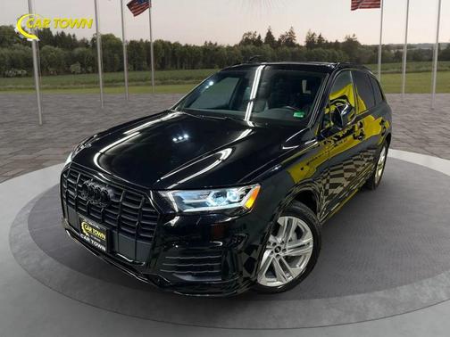 2021 Audi Q7 45 Premium Plus