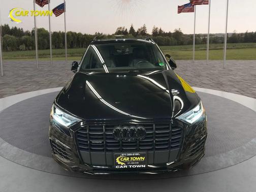 2021 Audi Q7 45 Premium Plus