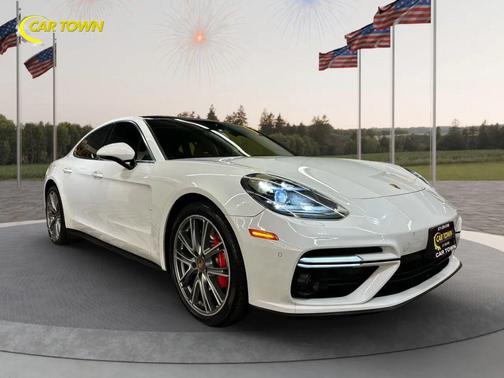 2018 Porsche Panamera Turbo