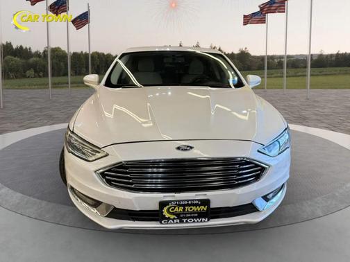 White 2018 Ford Fusion Hybrid Titanium