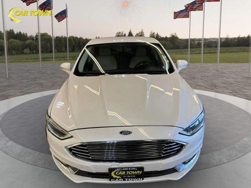 White 2018 Ford Fusion Hybrid Titanium