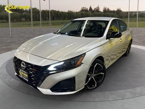 2024 Nissan Altima SR FWD