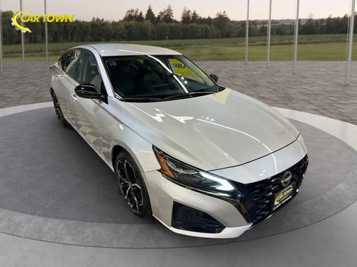 2024 Nissan Altima SR FWD