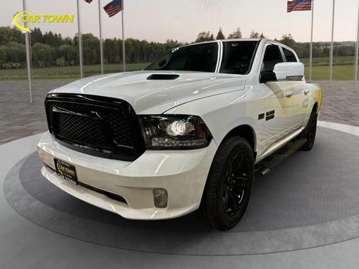 2018 RAM 1500 Night Crew Cab 4x4 5'7' Box