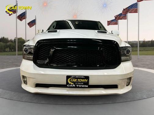 2018 RAM 1500 Night Crew Cab 4x4 5'7' Box