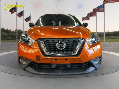 2020 Nissan Kicks SR