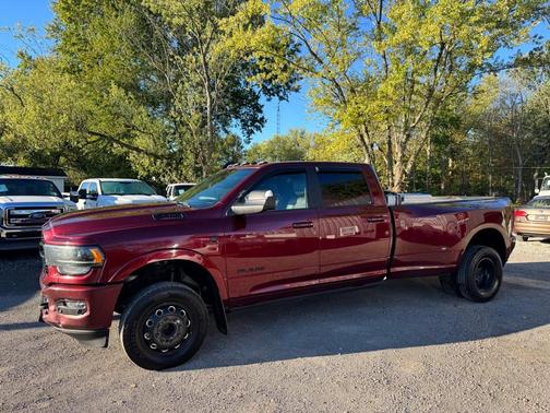 2022 RAM 3500 Limited Crew Cab 4x4 8' Box