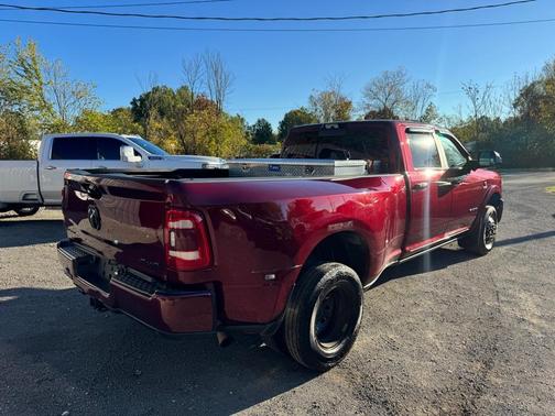 2022 RAM 3500 Limited Crew Cab 4x4 8' Box