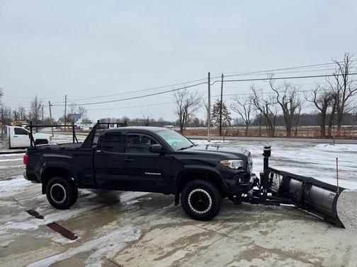 2016 Toyota Tacoma Base
