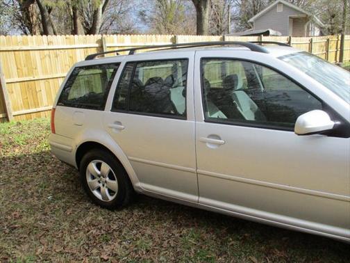 Photo 5 of 39 of 2004 Volkswagen Jetta GLS TDI