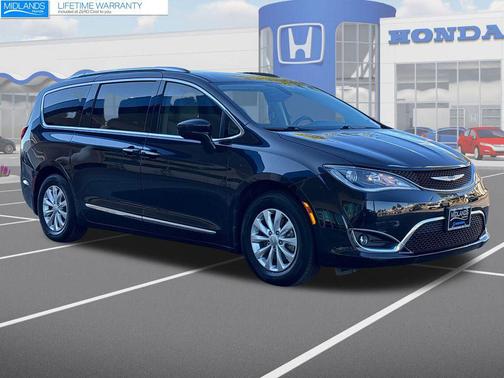 2018 Chrysler Pacifica Touring-L