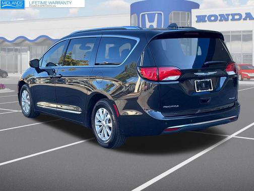 2018 Chrysler Pacifica Touring-L