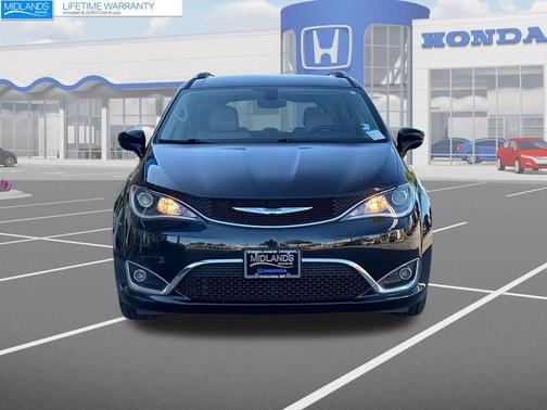 2018 Chrysler Pacifica Touring-L